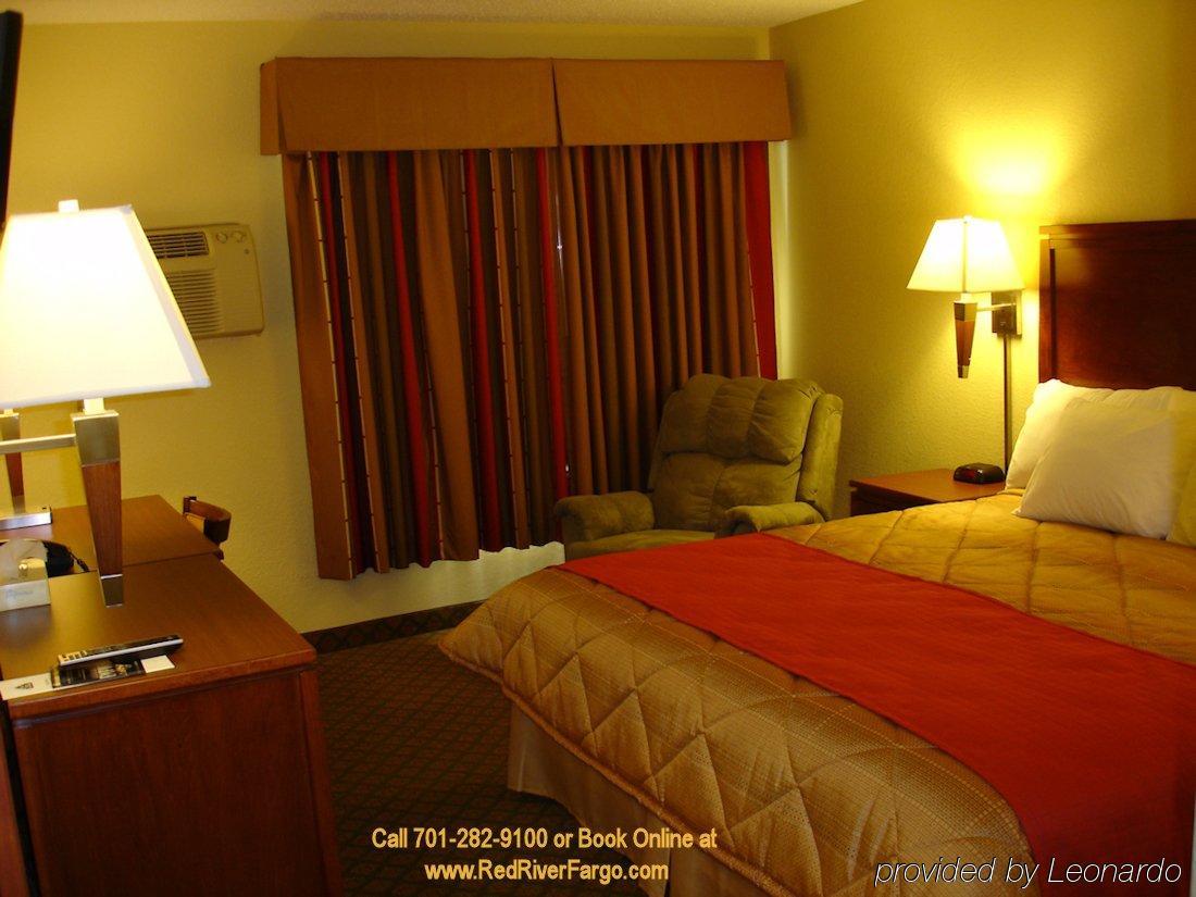 Red River Inn & Suites Фарго Экстерьер фото