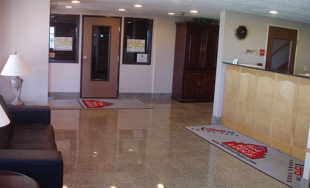 Red River Inn & Suites Фарго Экстерьер фото