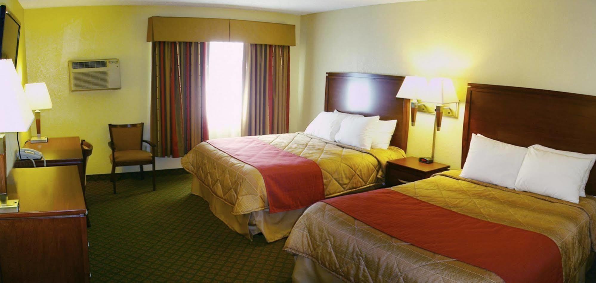 Red River Inn & Suites Фарго Экстерьер фото