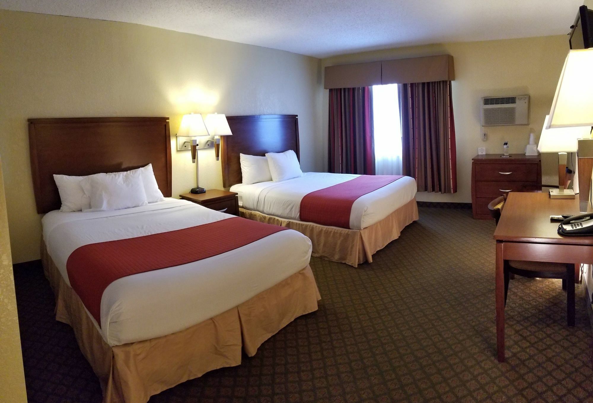 Red River Inn & Suites Фарго Экстерьер фото
