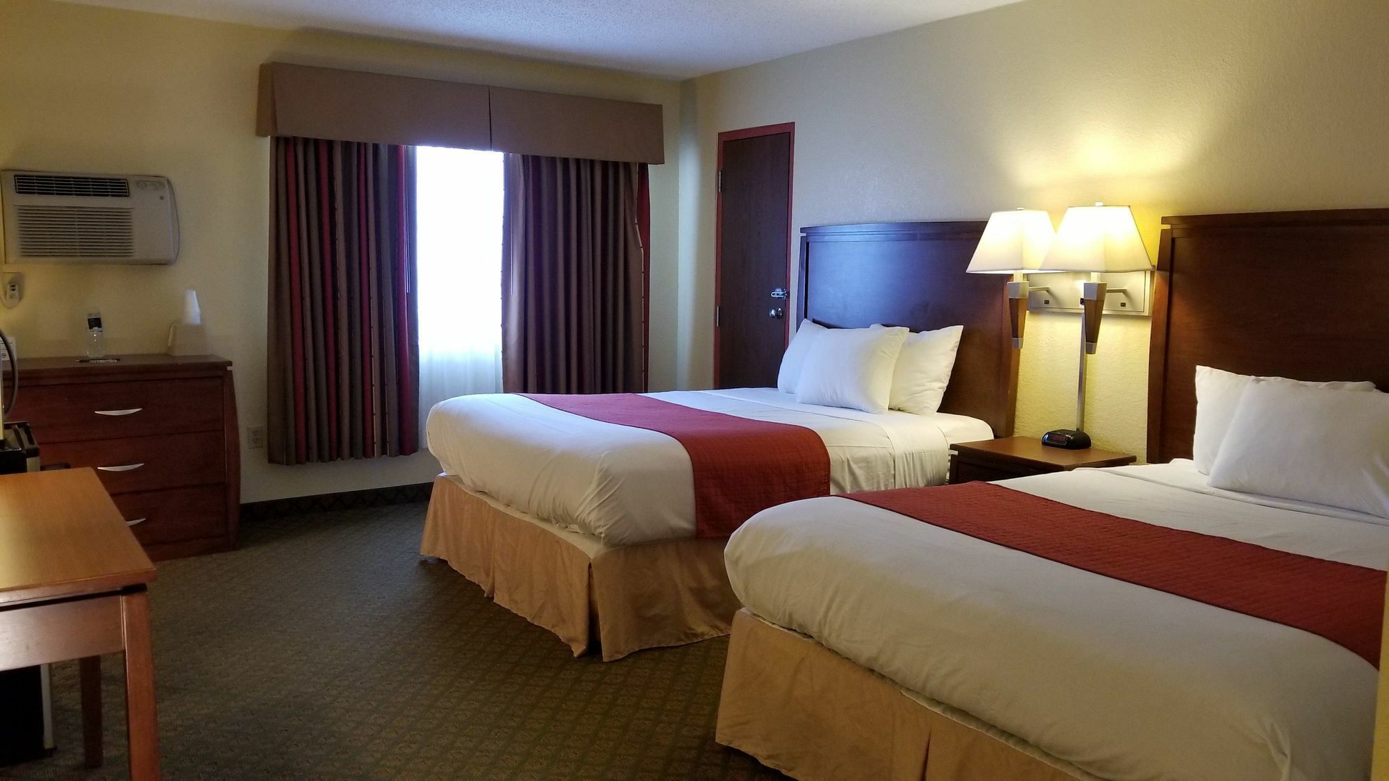 Red River Inn & Suites Фарго Экстерьер фото